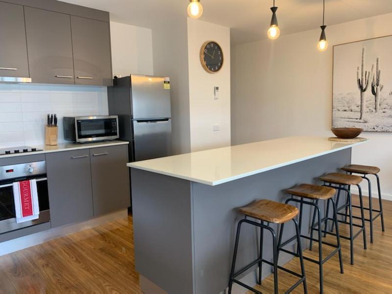 Captains Cove Ground Floor Luxury Apartments Пейнсвил Екстериор снимка